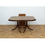 Engelse twin pedestall tafel Engelse mahonie twin peddestal tafel met afgeschuind rechthoekig