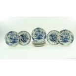 serie van 8 Delfts aardewerk borden, 18e eeuw serie van 8 blauw/wit Delfts aardewerk borden met