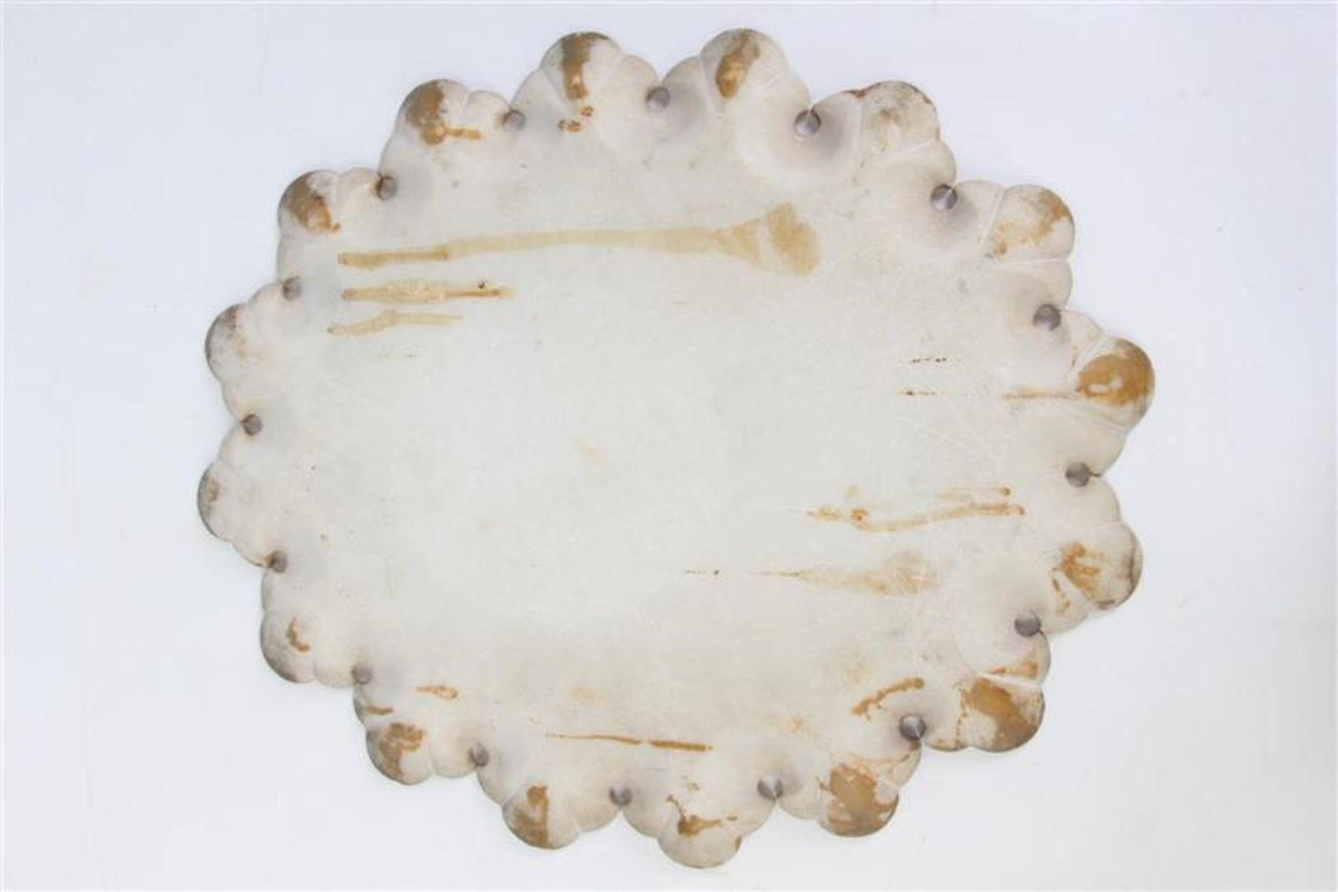 Albasten schaal met pietra dura, 19e eeuw. LxB: 42 x 36 cm. - Bild 3 aus 3