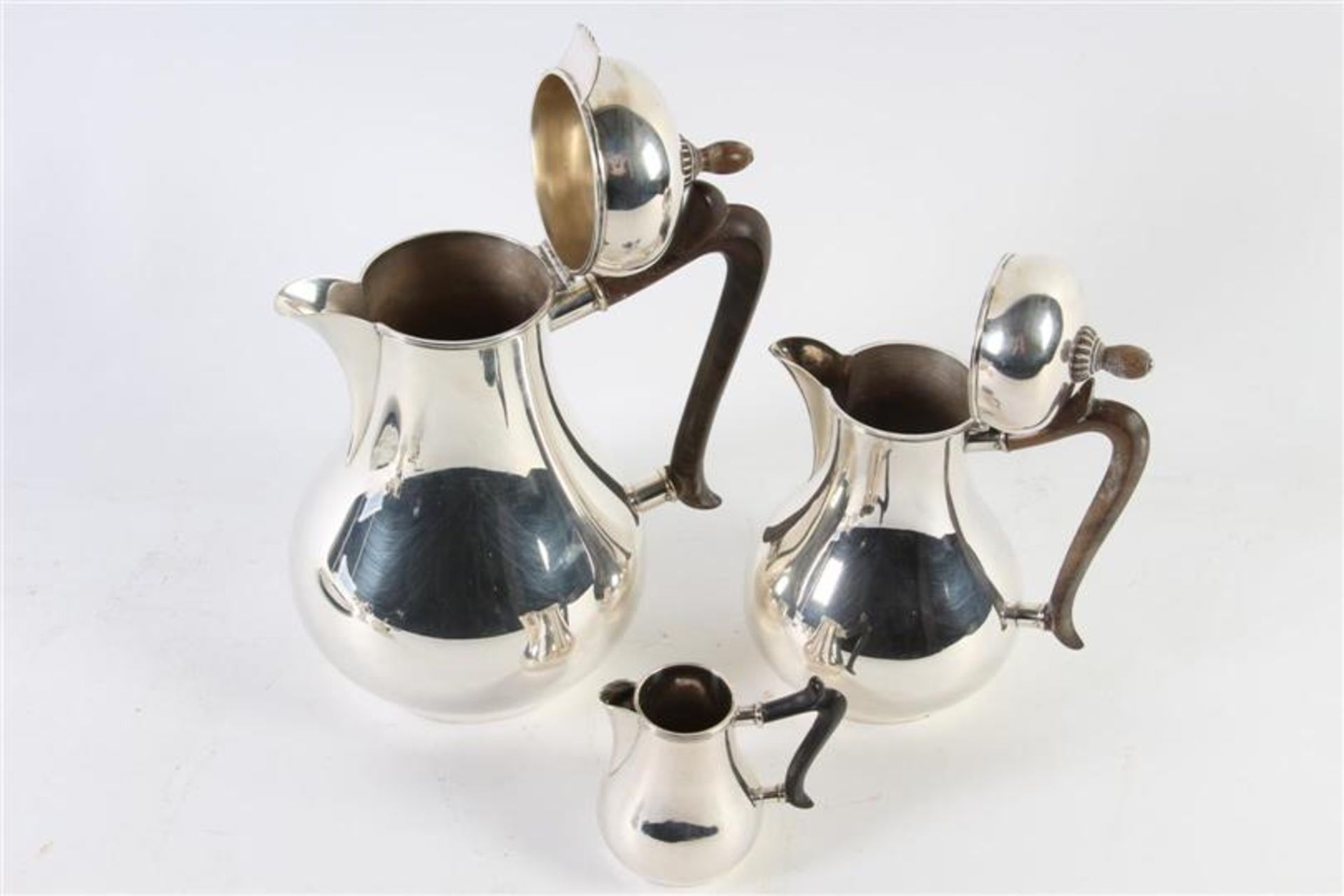 Zilveren koffie en theeservies, vierdelig met blad, Van Kempen. Toegevoegd lepelvaasje. Gewicht: 970 - Bild 3 aus 6