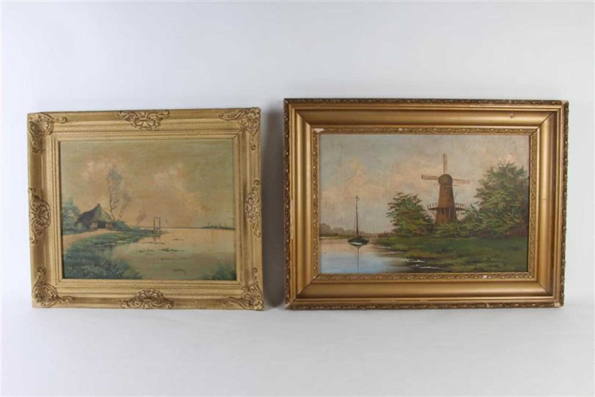 Twee schilderijen, één op doek en één op board, 'Gezicht op een vaart'.