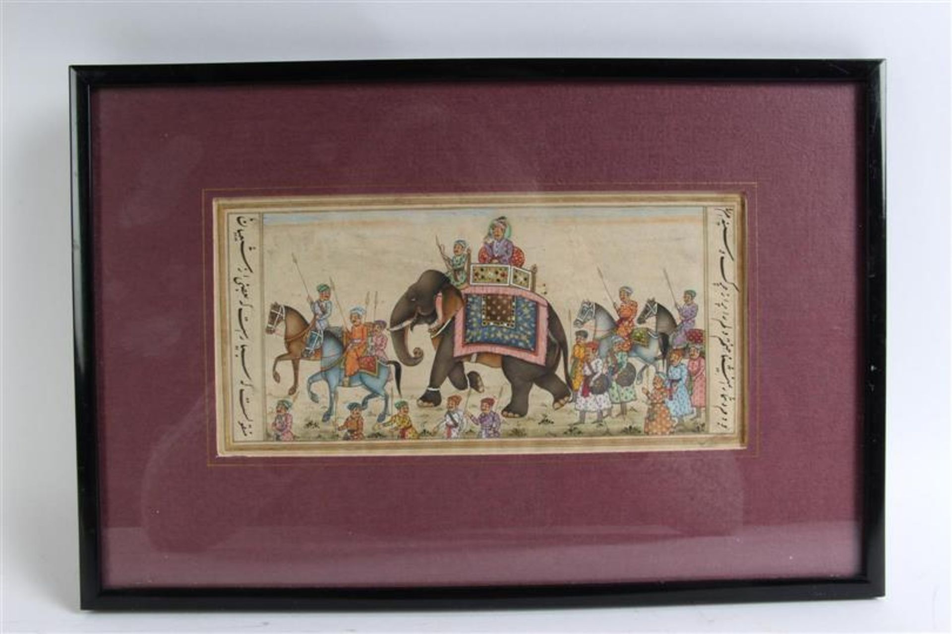 Gekleurde tekening van een Radja op olifant met soldaten en ruiters, verso met tekst, India, 19e