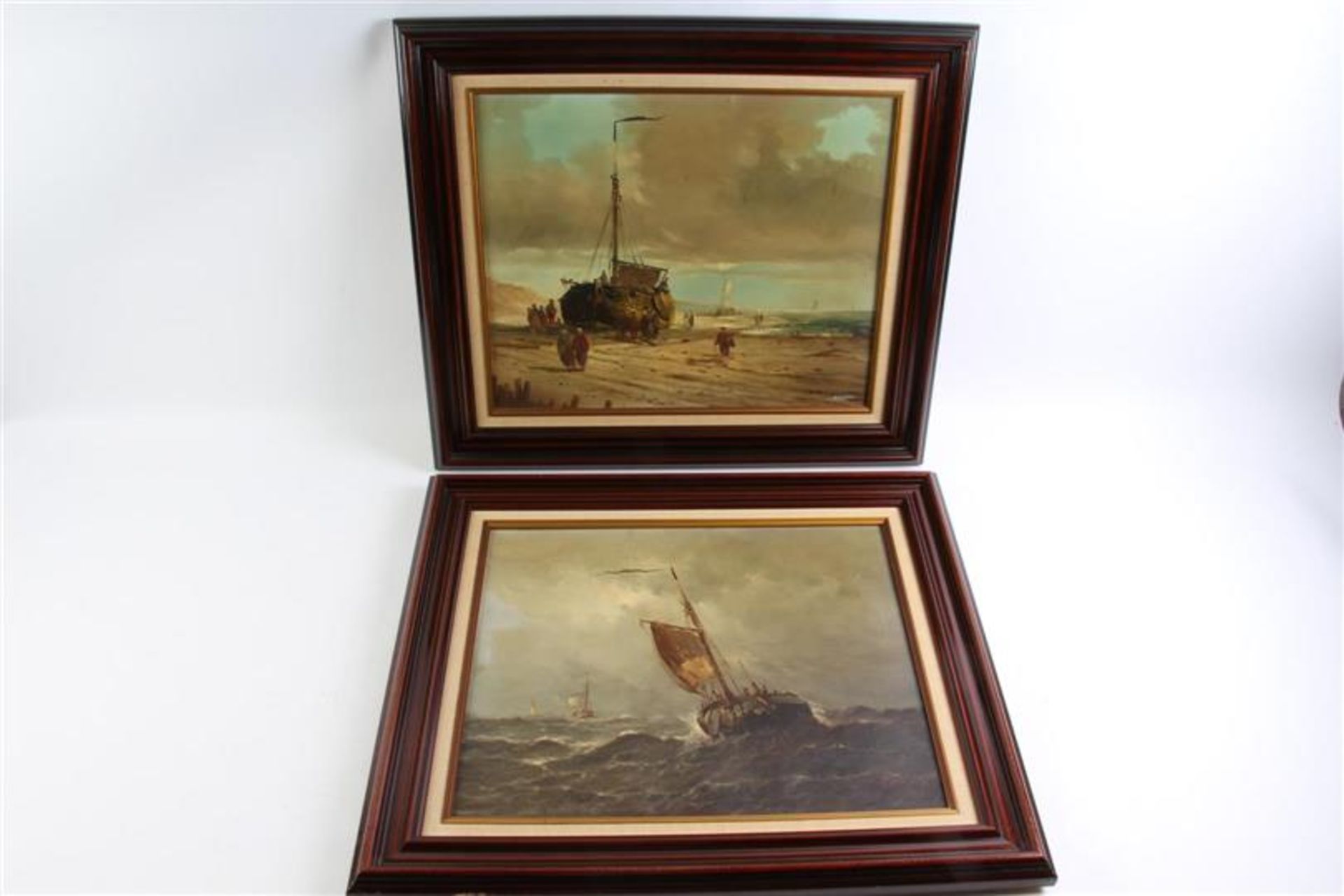 Twee schilderijen op doek, 'Zeegezicht en een strandgezicht', gesigneerd Mooyman. HxB: 50 x 60 cm.