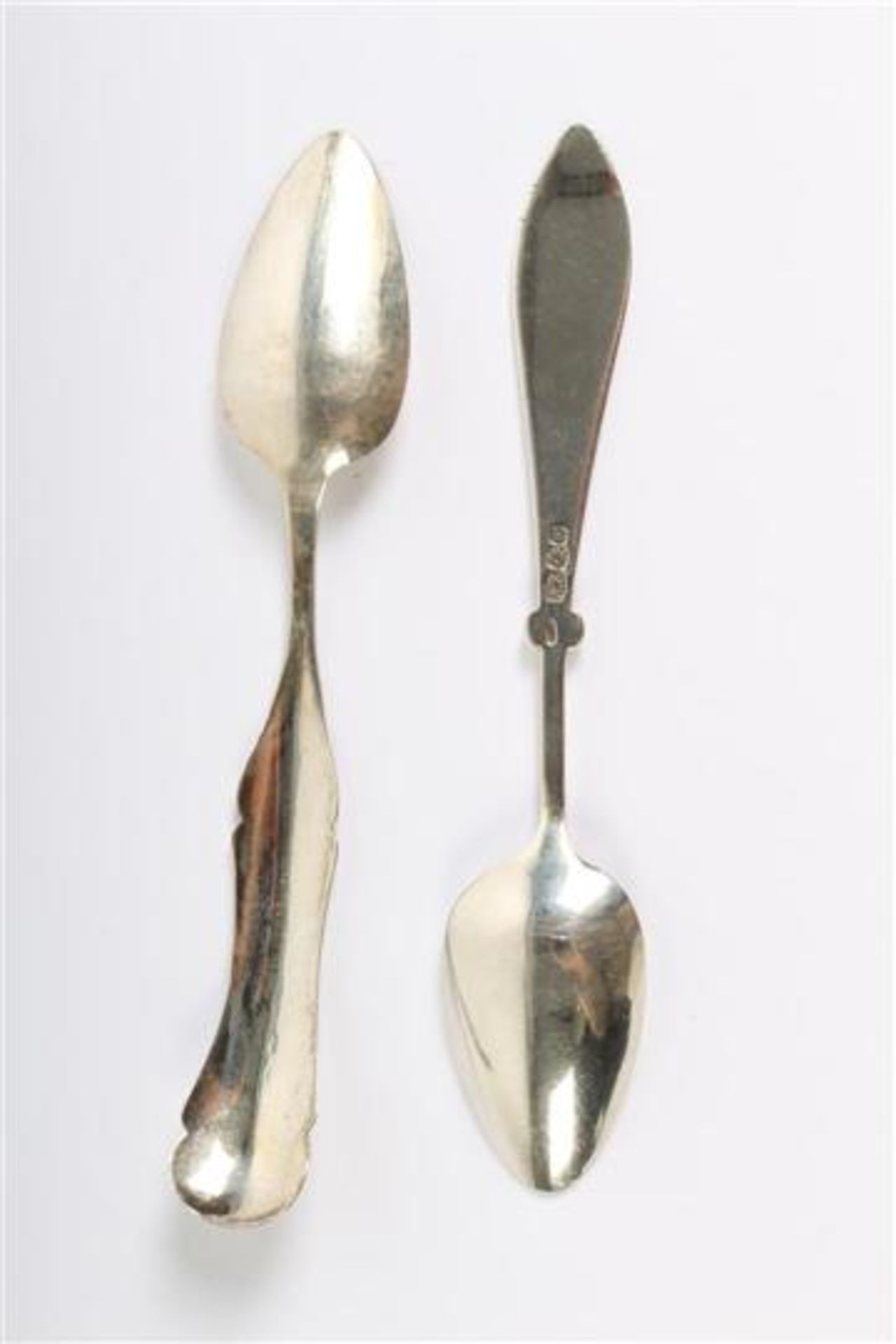Twee sets van 6 zilveren theelepels, waarvan 6 Biedermeier en 6 gemaakt door G. Huisman Amsterdam - Image 3 of 4