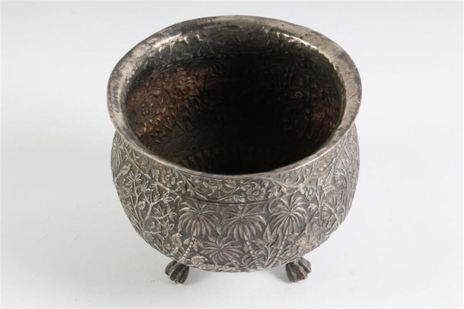 Zilveren cachepot, Perzisch gedecoreerd. HxD: 11 x 11.5 cm. - Image 2 of 3
