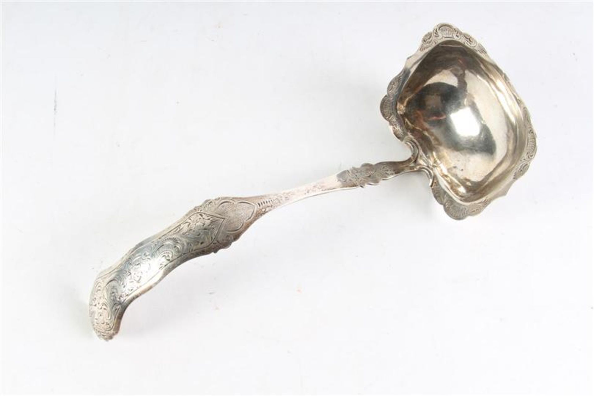 Zilveren soeplepel, Hollands gekeurd, Biedermeier 19e eeuw, gerepareerd. Gewicht: 125 g.