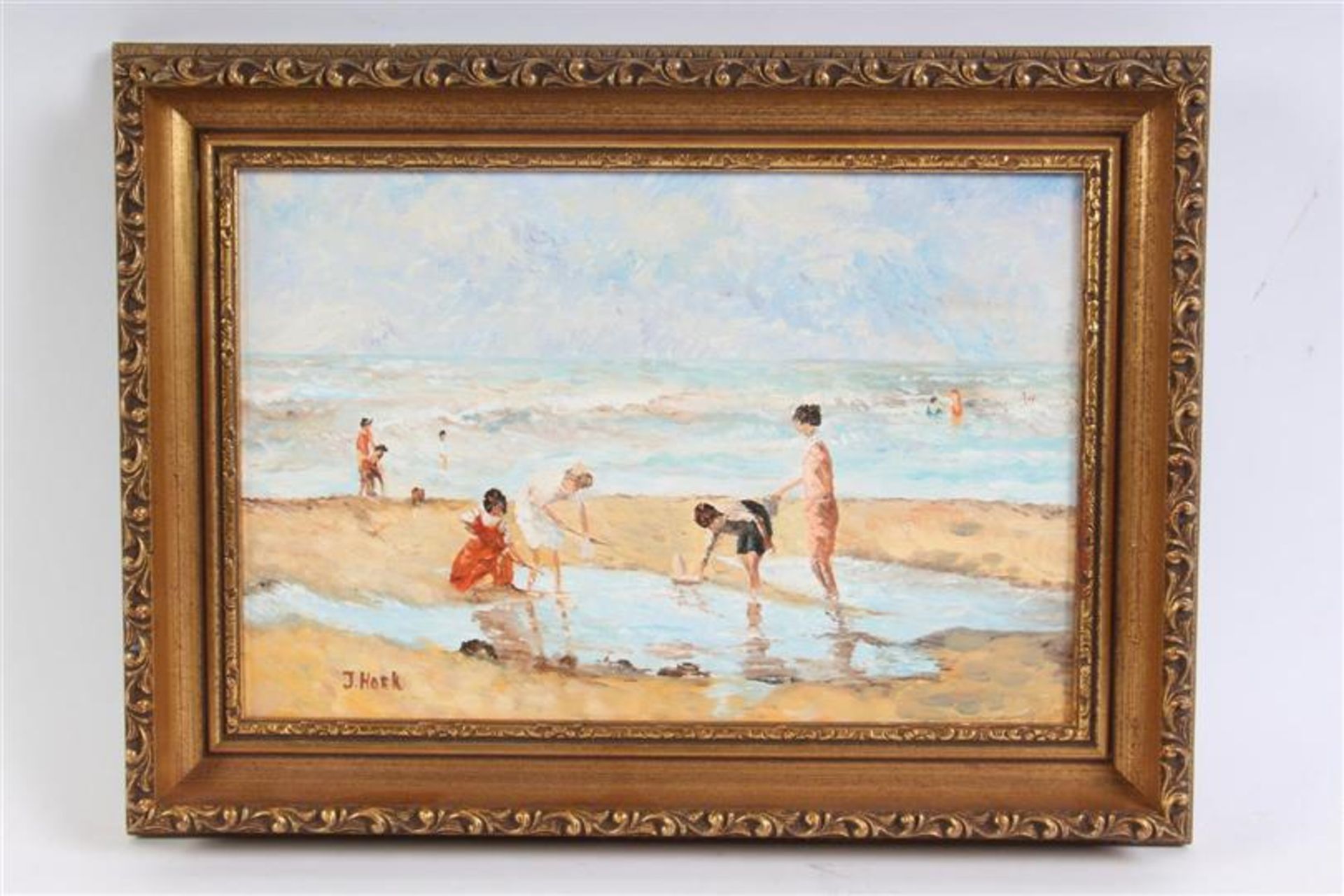 Schilderij op paneel, 'Strandgezicht', gesigneerd J. Hoek. HxB: 19 x 28 cm.
