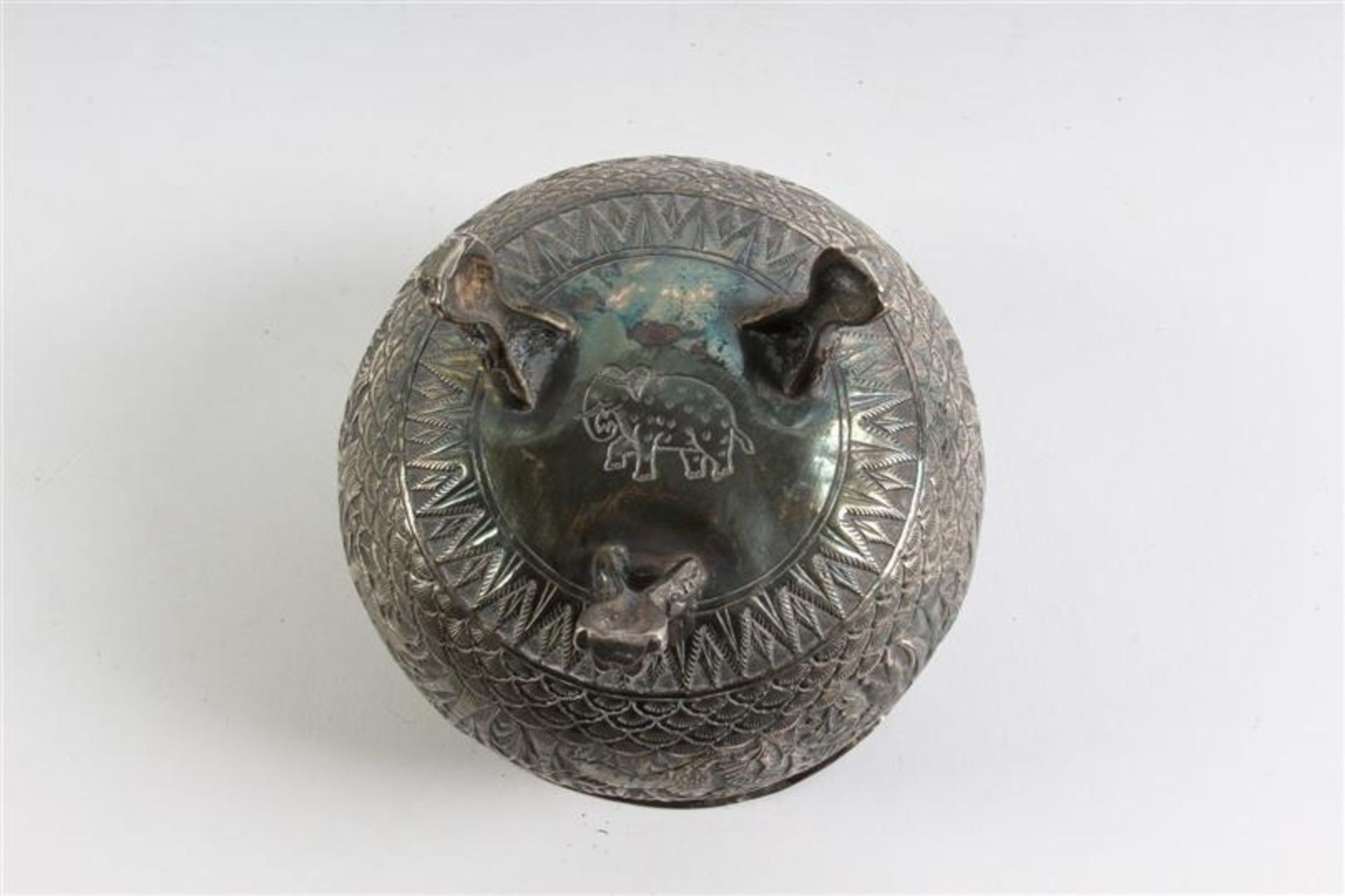 Zilveren cachepot, Perzisch gedecoreerd. HxD: 11 x 11.5 cm. - Image 3 of 3
