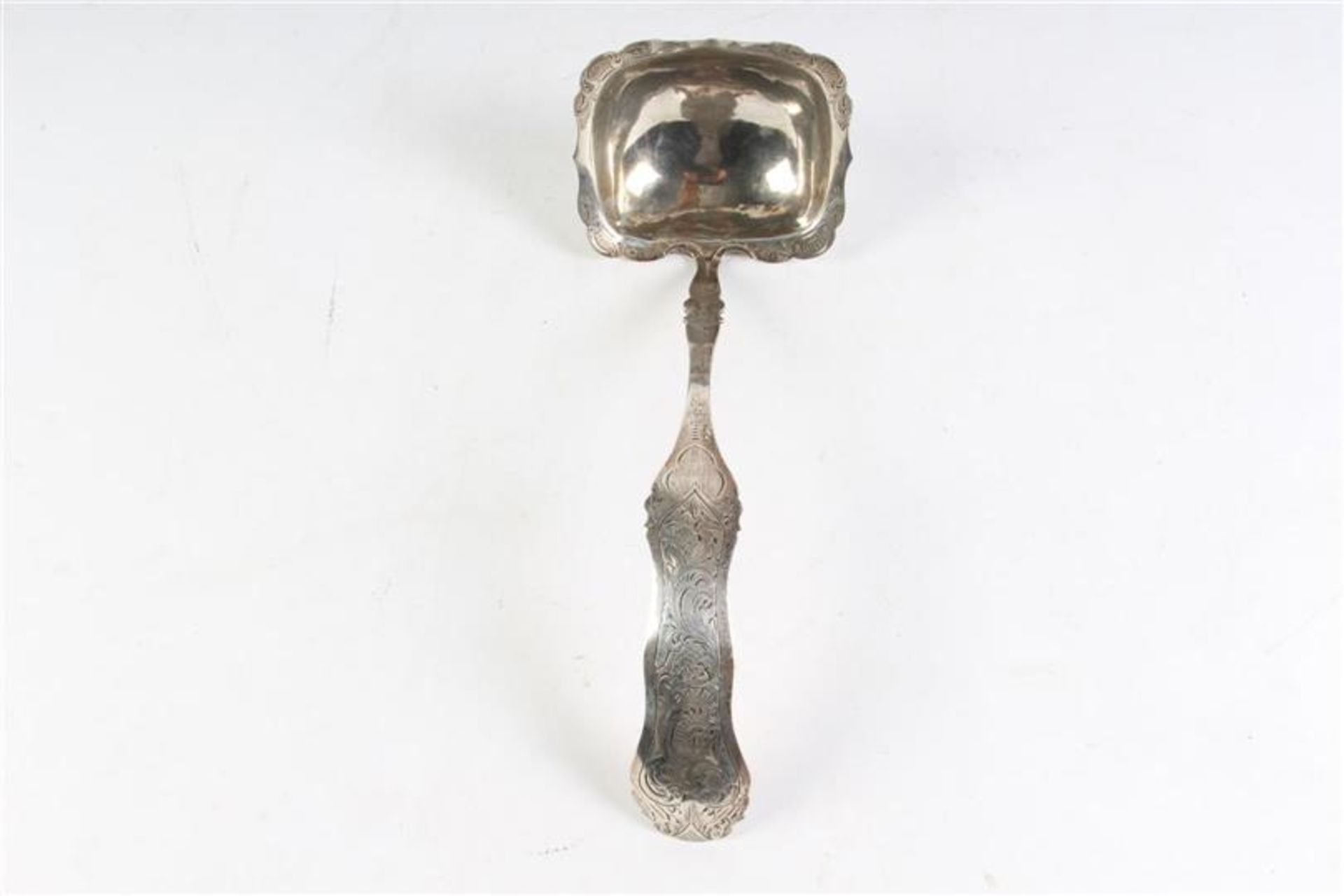 Zilveren soeplepel, Hollands gekeurd, Biedermeier 19e eeuw, gerepareerd. Gewicht: 125 g. - Image 2 of 4