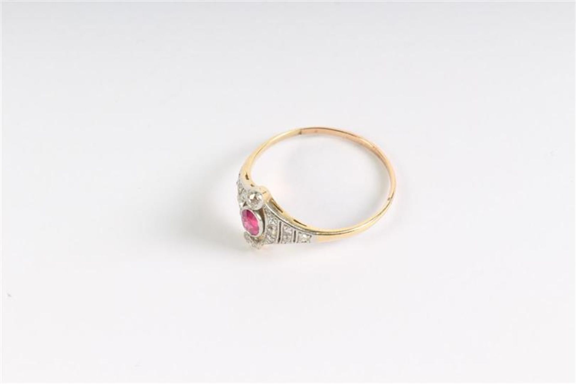 Gouden ring met diamant en robijn. Gewicht: 2.2 g. Ringmaat: 19.25. - Bild 4 aus 4