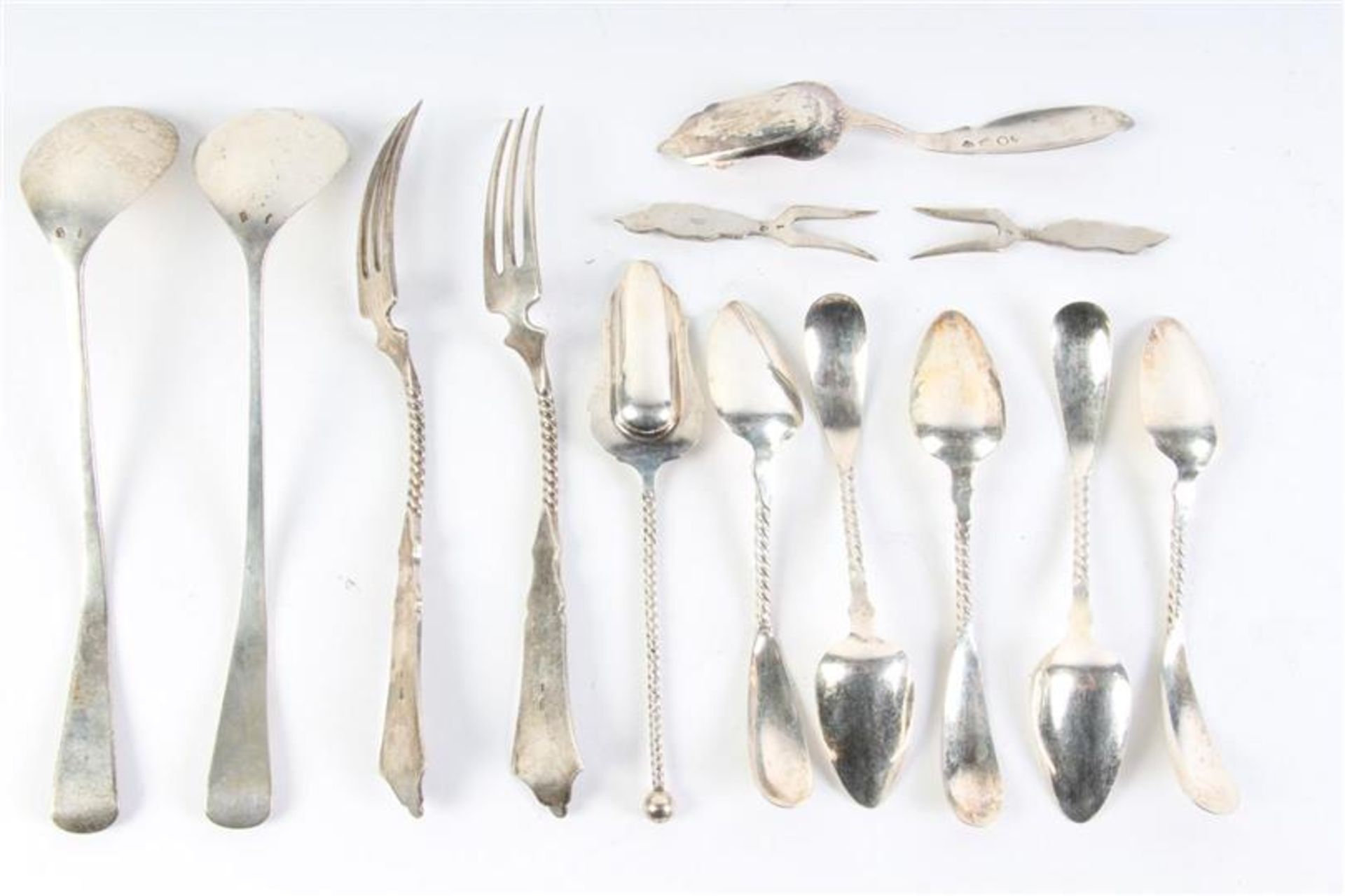 Diverse zilveren vorkjes en lepeltjes, w.o. suikerschepjes en jamlepels. Gewicht: 200 g. - Bild 2 aus 3