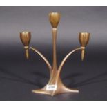 Bronzen candlestick, three arms, h. 21,5 cm. 27.00 % buyer's premium on the hammer price, VAT