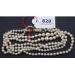 Pearl necklace with two rows and gold lock, 333, l. 48 cm. 27.00 % buyer's premium on the hammer