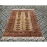 Silk carpet, dim. 167 x 123 cm, rim damaged 27.00 % buyer's premium on the hammer price, VAT