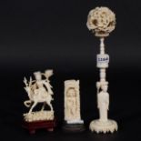 Chinese ivory magic ball on ivory stand, damaged + Bone horseman + Ivory nude woman (3x) 27.00 %