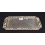 Chinese silver tray, 925, dim. 18 x 30 cm, appr. 258 grams 27.00 % buyer's premium on the hammer