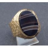 Antique gold man's ring, 14 krt, set with agate, appr. 6.5 grams, ring size 20 27.00 % buyer's