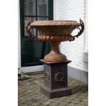 Iron garden vase (so called Versailles vase), on stand, h. 132 cm., diam. 100 cm. (2x) 27.00 %