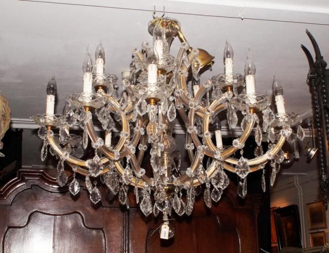 French crystal chandelier, 18 arms, h. 80 cm., diam. appr. 100 cm. 27.00 % buyer's premium on the