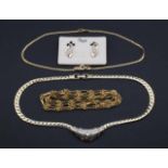 Costume jewels Bigoi: 2 chokers, necklace and earclips (4x) 27.00 % buyer's premium on the hammer