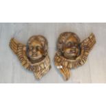 2 angel's heads, lime wood, 18th/19th century, dim. 33 x 33 cm, one wing has been restored (2x) 27.