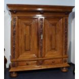 Dutch oak cabinet, two doors and one drawer, 19th/20th century, dim. 200 x 192 x 61 cm. 27.00 %