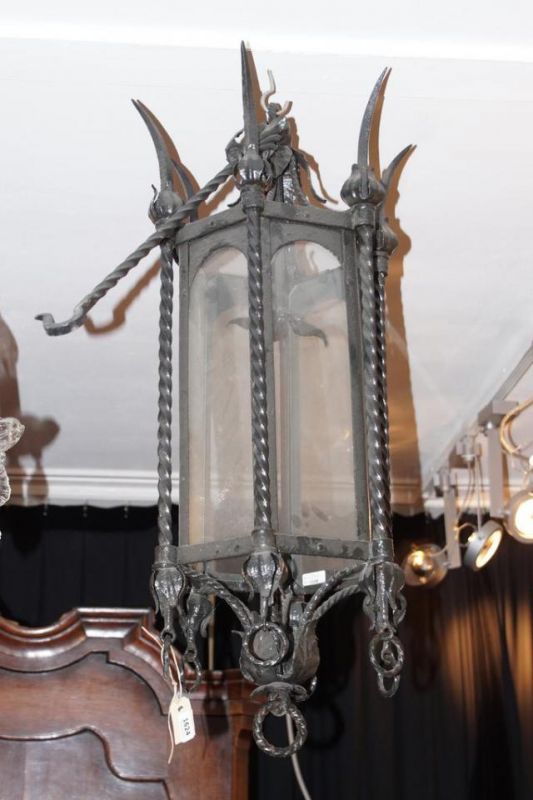 Wrought iron hallamp, according to the collector from the town hall of Montepulciano, l. 90 cm. (