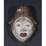 African wooden mask, Gabon, h. 25 cm. 27.00 % buyer's premium on the hammer price, VAT included