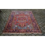 Persian carpet, dim. 192 x 146 cm. 27.00 % buyer's premium on the hammer price, VAT included
