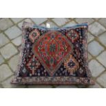 Persian pillow, dim. 48 x 48 cm. 27.00 % buyer's premium on the hammer price, VAT included