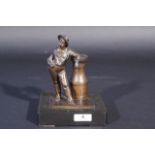 Bronze man on the docks, on marble base, 19th/20th century, h. 14 cm. 27.00 % buyer's premium on