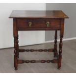 English oak table, 18th century, with one drawer, dim. 70 x 76 x 47 cm. 27.00 % buyer's premium on