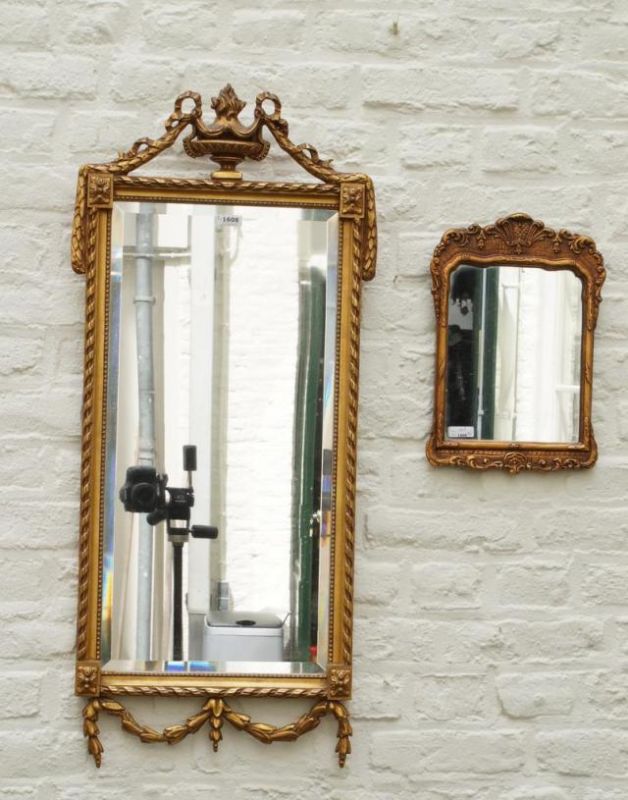 Gilt wooden mirrors, 20th century, l. 35 and 90 cm (2x) 27.00 % buyer's premium on the hammer