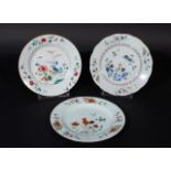 3 Chinese porcelain plates, 18th century, a.o. decorated with cockerels, diam. 22,5 cm, various