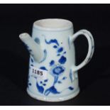 Chinese chocolate jug, 18th century, h. 11 cm, small chip underneath 27.00 % buyer's premium on the