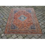 Persian carpet, wear and tear, dim. 161 x 116 cm. 27.00 % buyer's premium on the hammer price, VAT