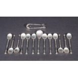 12 Dutch silver coffee spoons, cream spoon and sugar tongs, appr. 178 grams (14x) 27.00 % buyer's