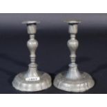 Pair of pewter 18th century candlesticks, restored, h. 15 cm (2x) 27.00 % buyer's premium on the