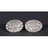 Pair of silver cheese thumbs, 800, below the legal amount of silver (2x) 27.00 % buyer's premium on