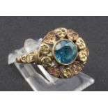 Yellow gold ring, set with topaz, ring size 17, appr. 2.4 grams 27.00 % buyer's premium on the