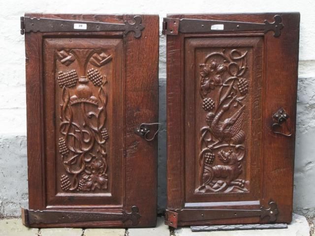 Two carved oak door panels, 18th century, dim. 62 x 37 cm (2x) 27.00 % buyer's premium on the