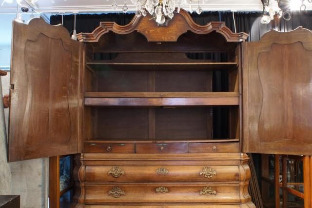 Dutch oak cabinet, 18th century, upper part with two doors (3 shelves and 5 cutlery drawers), part - Image 2 of 2