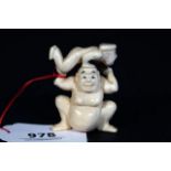 Ivory netsuke, Two acrobats, signed, h. 5 cm. 27.00 % buyer's premium on the hammer price, VAT