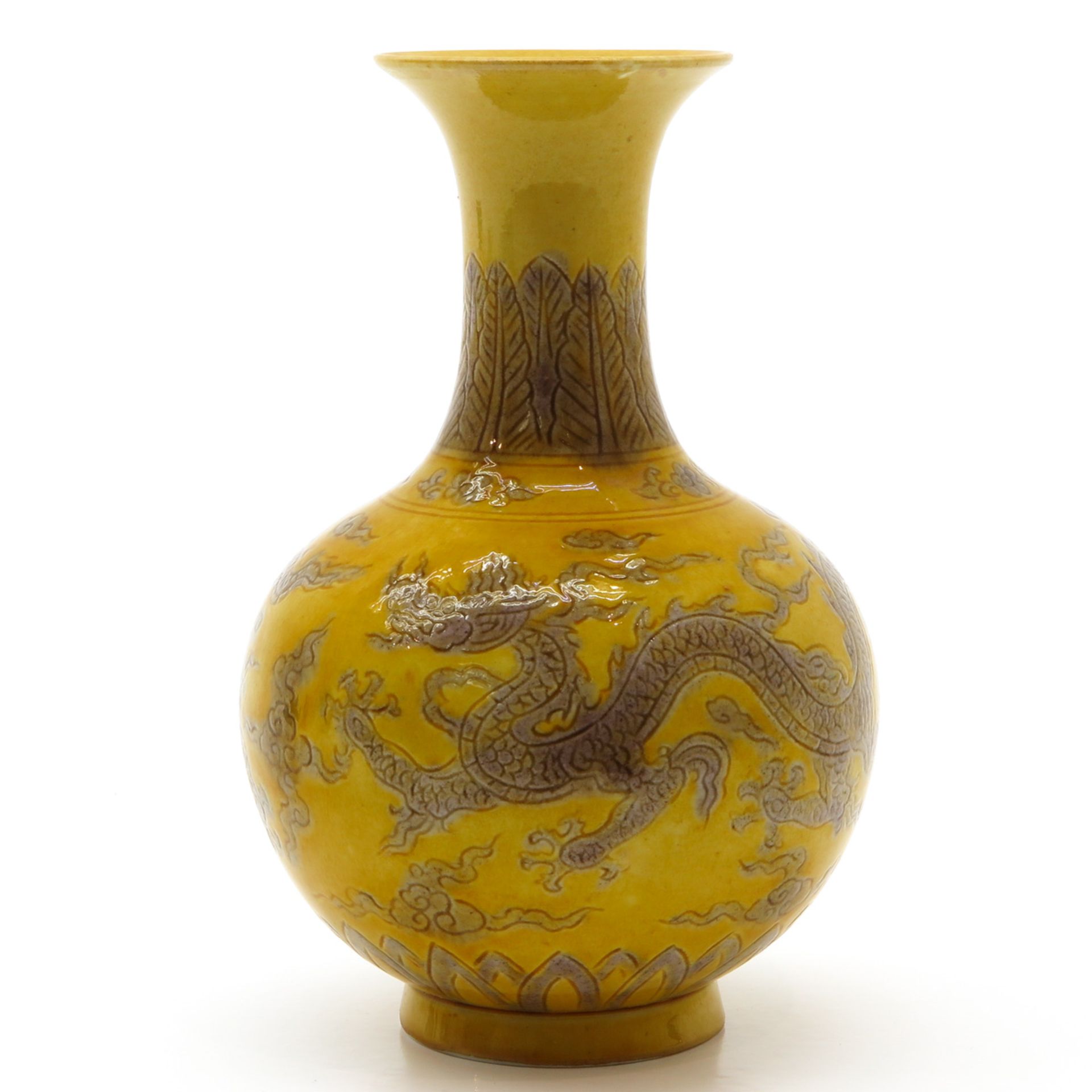 Yellow Glaze Sgraffito Technique China Porcelain Vase - Bild 3 aus 6