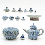 Diverse Lot of 14 Pieces of China Porcelain