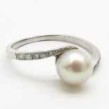 Ladies Diamond Pearl and Diamond Ring