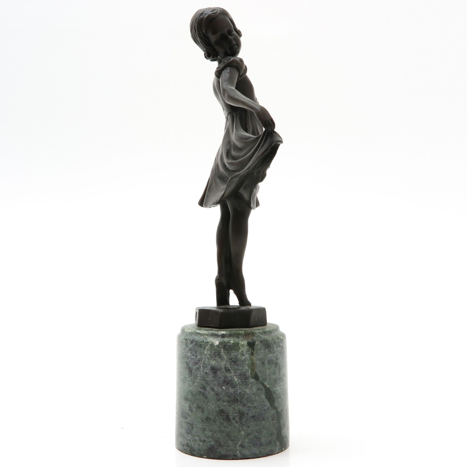 Bronze Sculpture Depicting Girl - Bild 4 aus 6