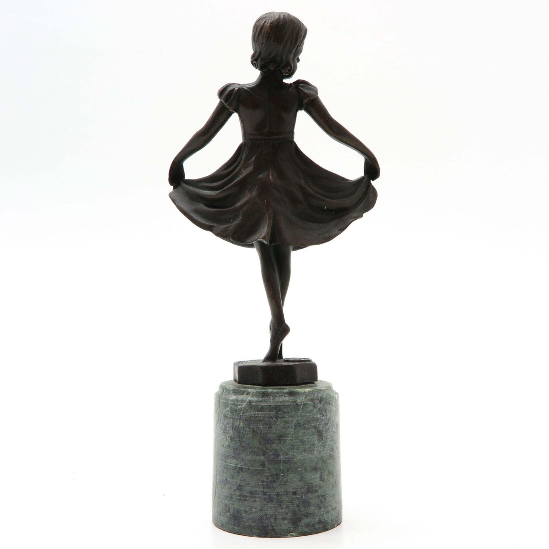 Bronze Sculpture Depicting Girl - Bild 3 aus 6