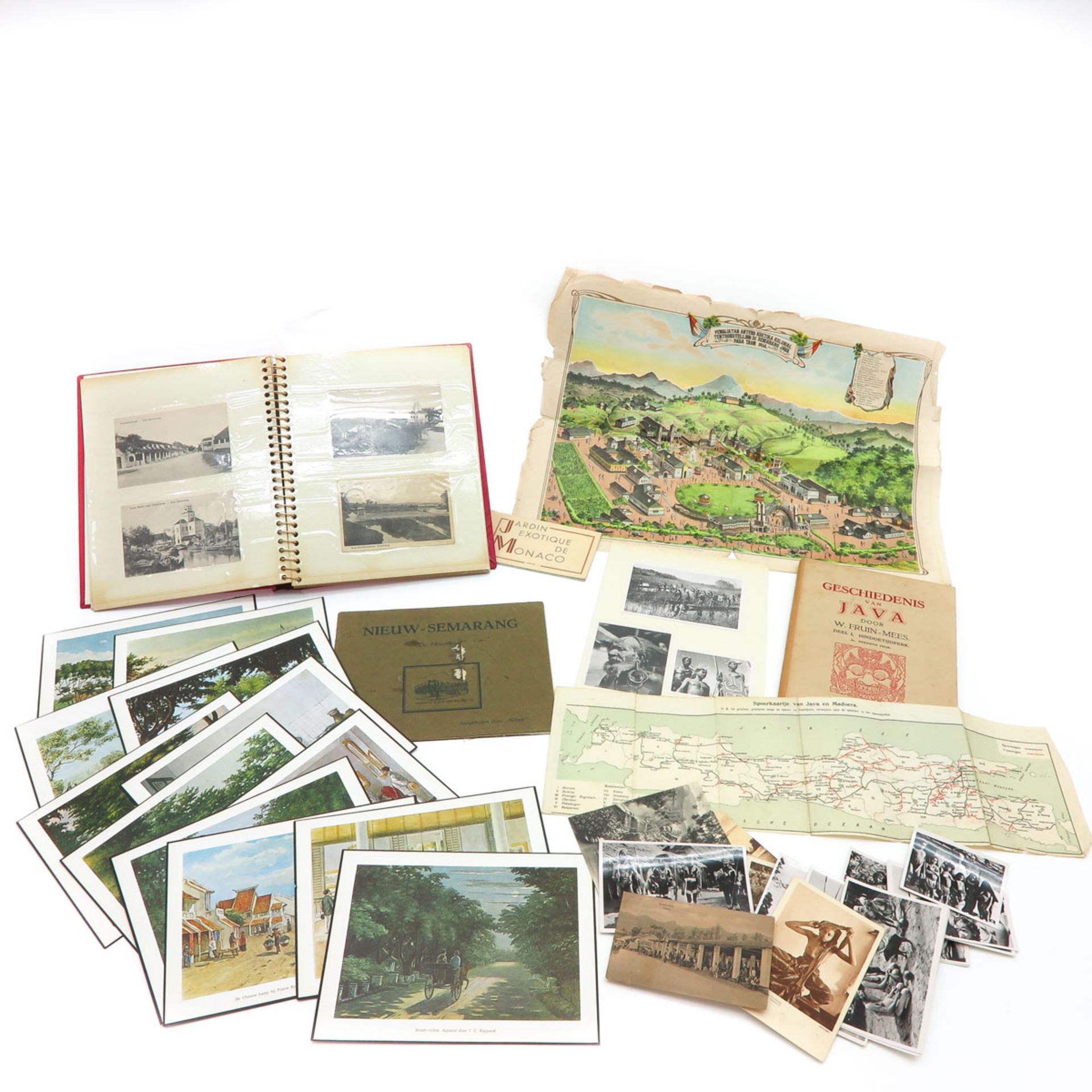 Diverse Lot of Card and Photographs