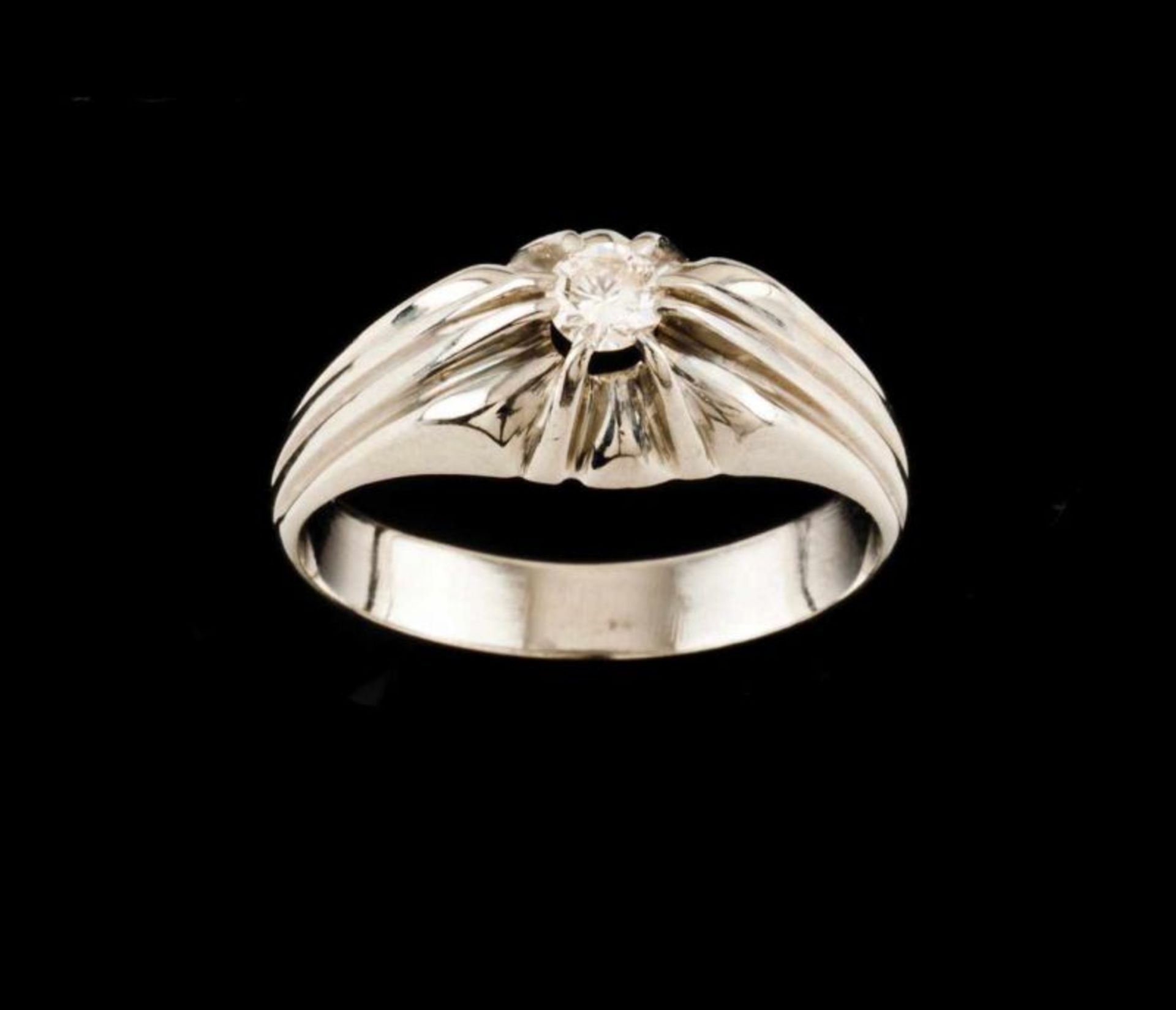 A ring White gold set with one brilliant cut diamond (ca. 0,18ct) Assay mark (1938-1984) (small